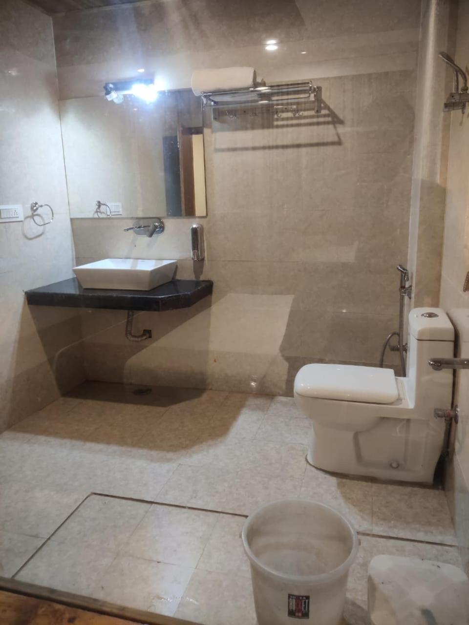 Hotel Di Villa Manāli Kültér fotó